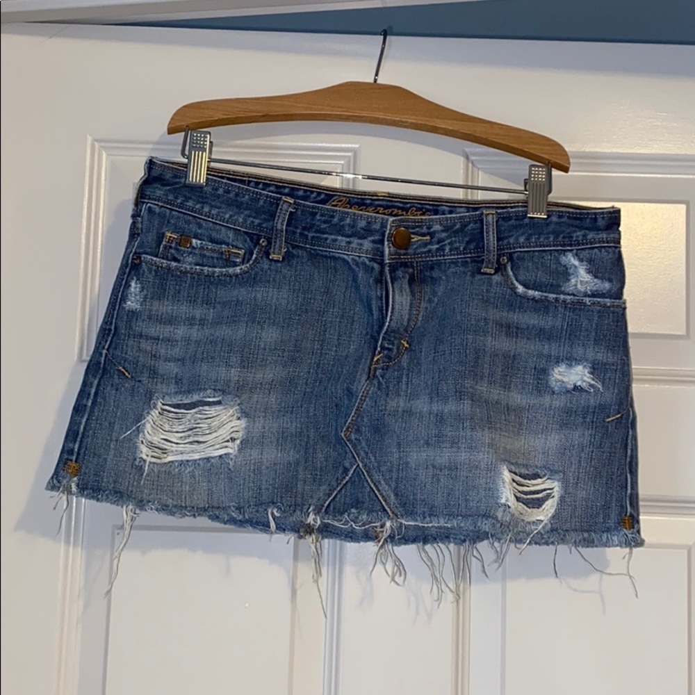 A&F Size 6 Denim Skirt Like New!